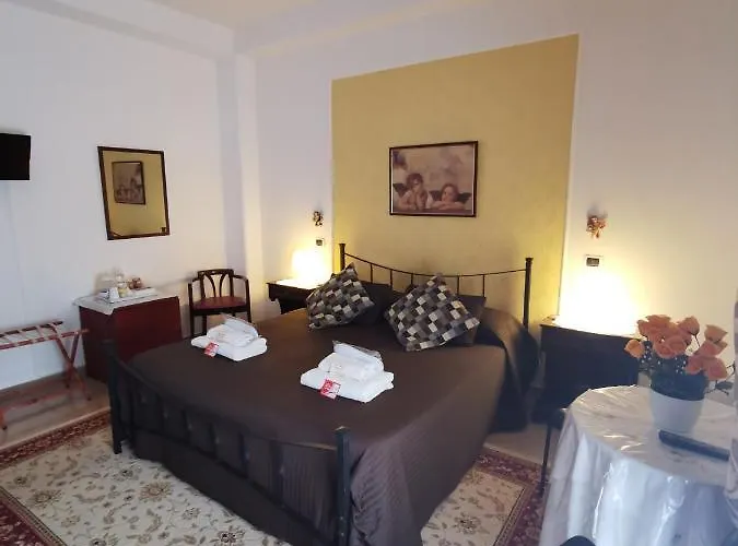 فندق مبيت وإفطار Divina 4*
